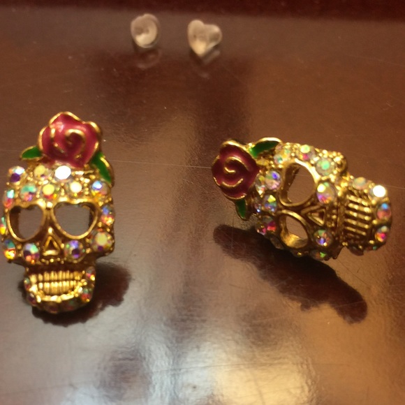NEW Skull Multicolor Rhinestone earrings.bundle. - Picture 5 of 5